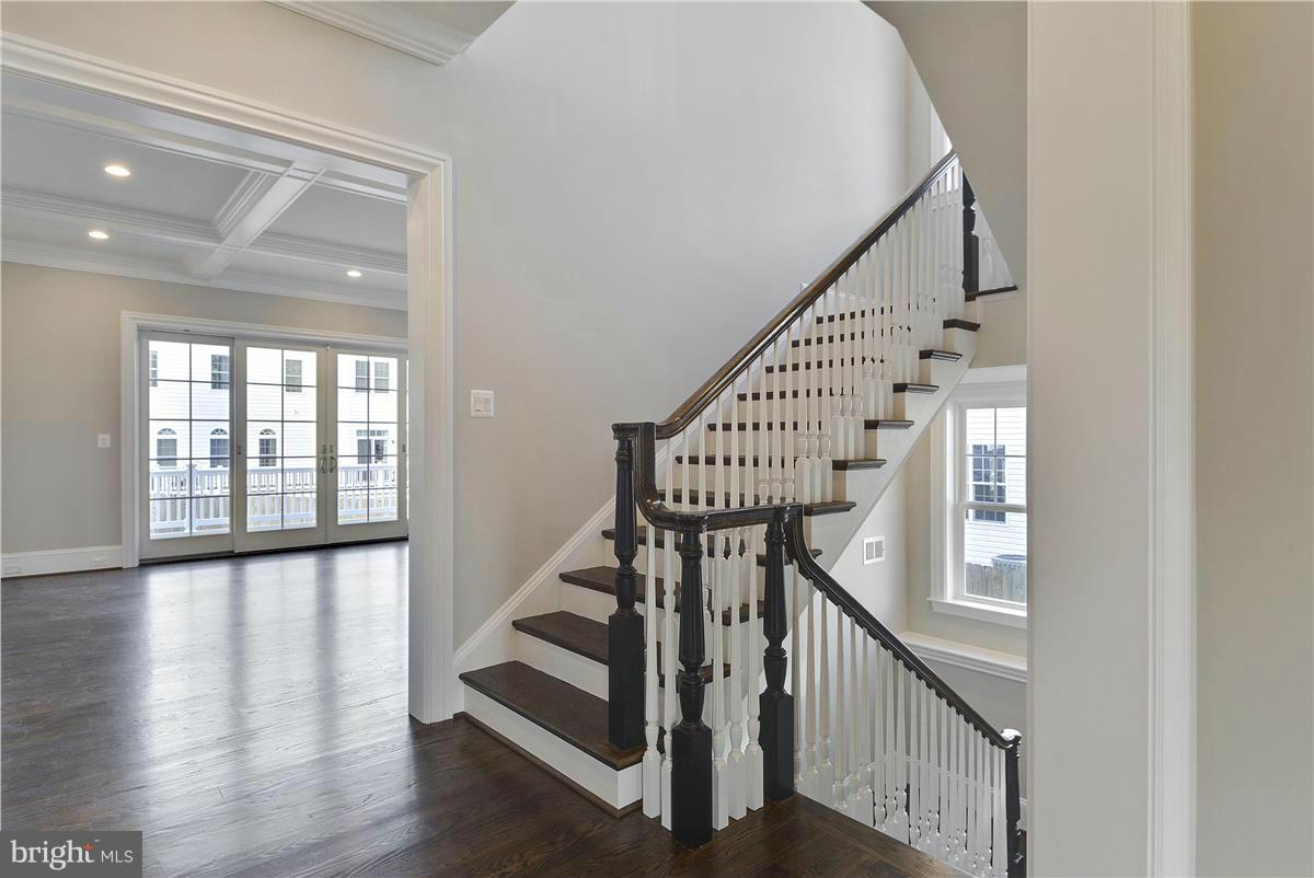 6850 Strata Street McLean, VA 22101 - Photo 10 of 30 Interior (General)