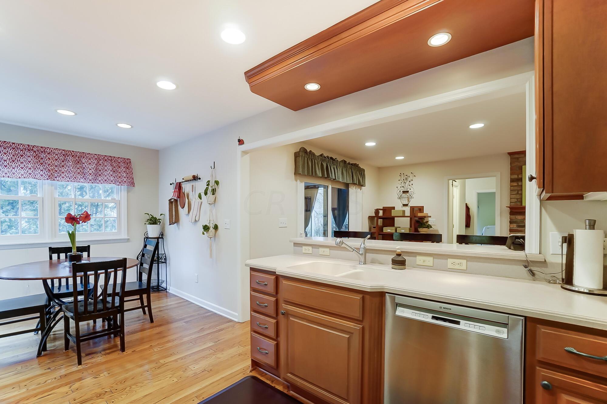1200 Windham Road Columbus, OH 43220 - Photo 16 of 84 025