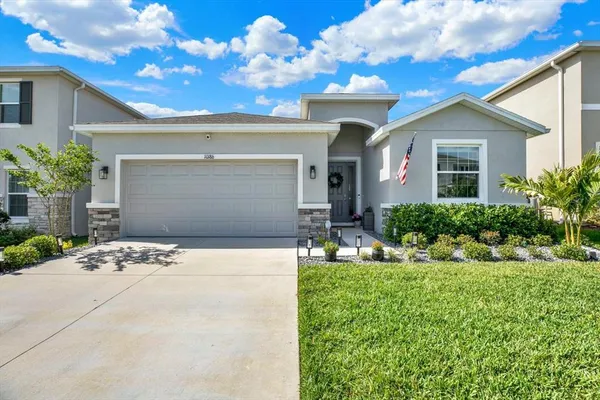 $440,000 | 10186 Shoreline Vw Way, Wesley Chapel, FL 33545