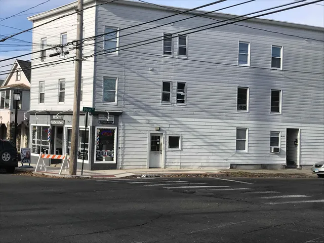 $2,050 | 2304 Barnum Avenue, Stratford, CT 06615