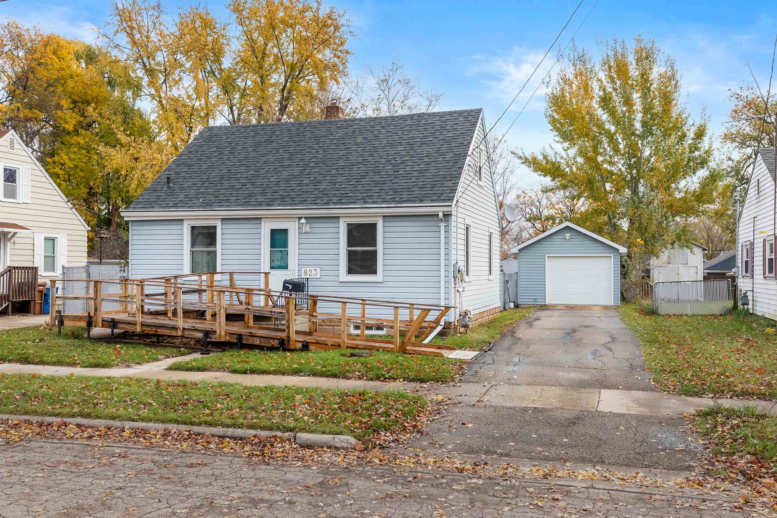 823 Appleton Street Menasha, WI 54952 - Photo 1 of 1 Gallery Image 1
