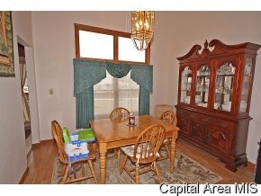 904 W Meadows Athens, IL 62613 - Photo 6 of 12 Gallery Image 6
