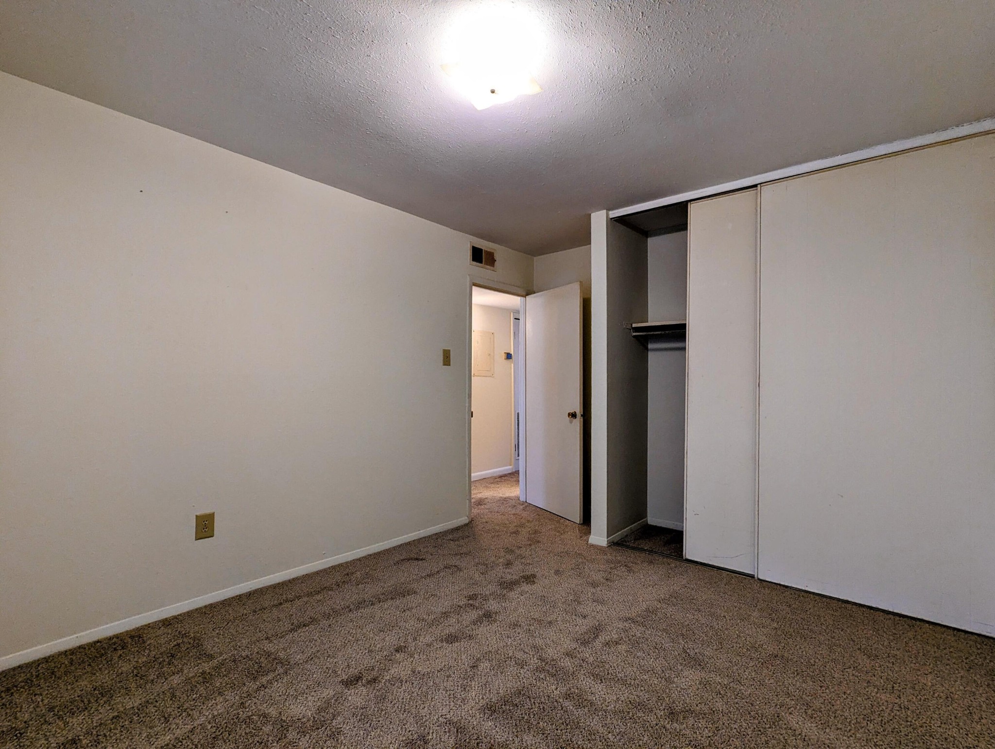900 Mountain Creek Road, Unit 38 Chattanooga, TN 37405 - Photo 8 of 14 a view of an empty room