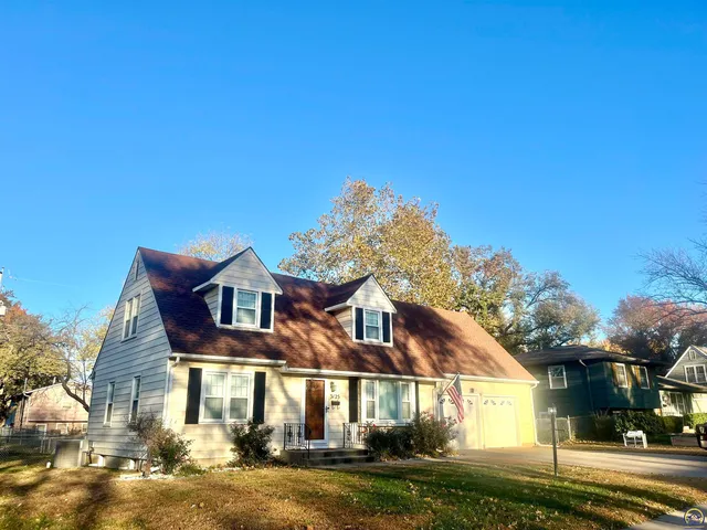 $224,900 | 3125 Southwest Mulvane Street, Topeka, KS 66611
