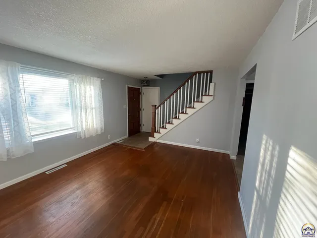 $224,900 | 3125 Southwest Mulvane Street, Topeka, KS 66611