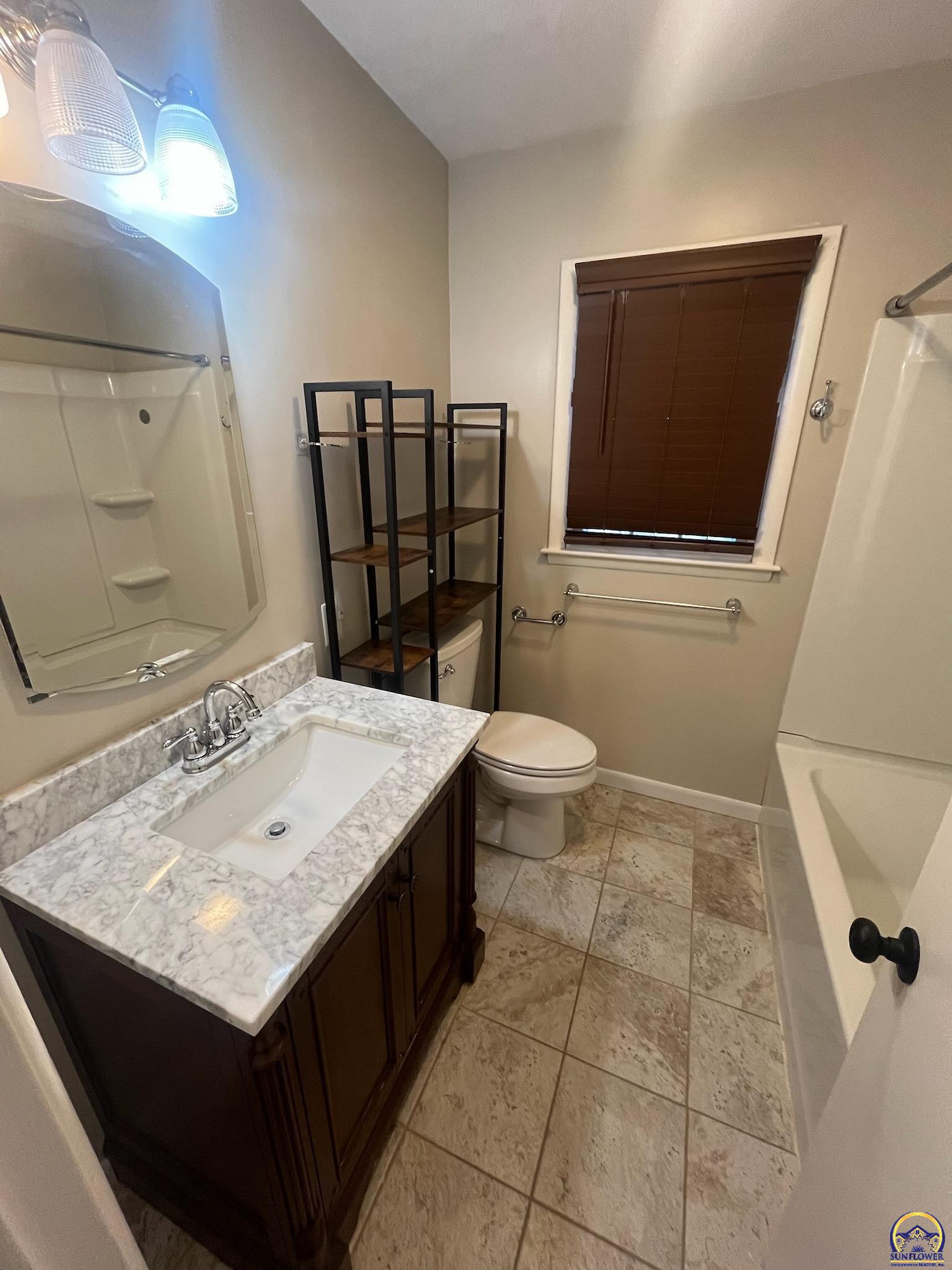 3125 Southwest Mulvane Street Topeka, KS 66611 - Photo 3 of 14