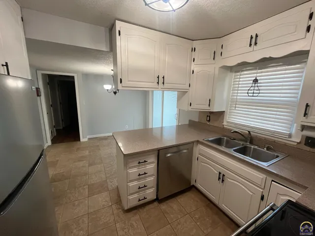 $224,900 | 3125 Southwest Mulvane Street, Topeka, KS 66611