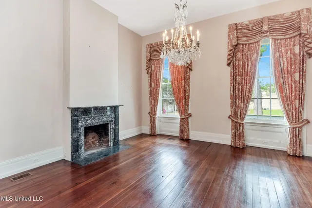 $1,285,000 | 701 North Union Street, Natchez, MS 39120