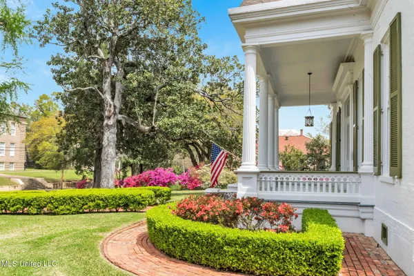 $1,285,000 | 701 North Union Street, Natchez, MS 39120