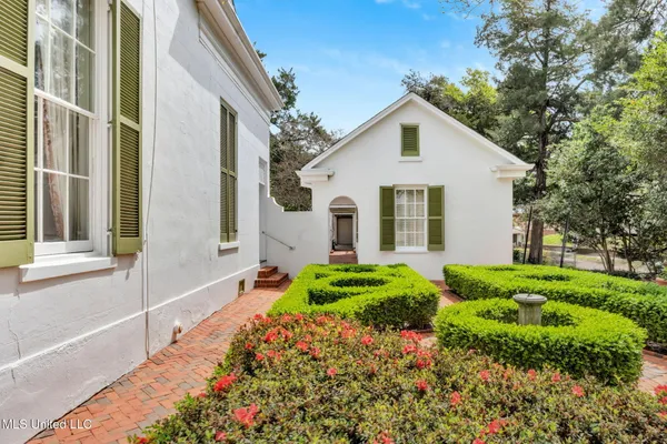$1,285,000 | 701 North Union Street, Natchez, MS 39120