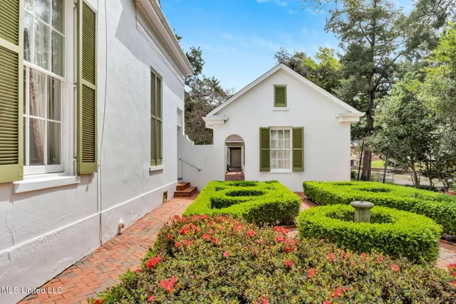 $1,285,000 | 701 North Union Street, Natchez, MS 39120