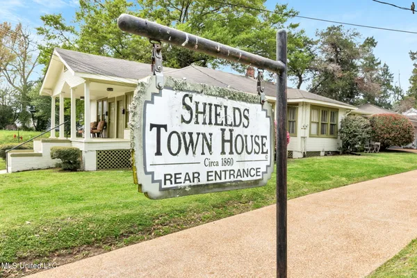$1,285,000 | 701 North Union Street, Natchez, MS 39120