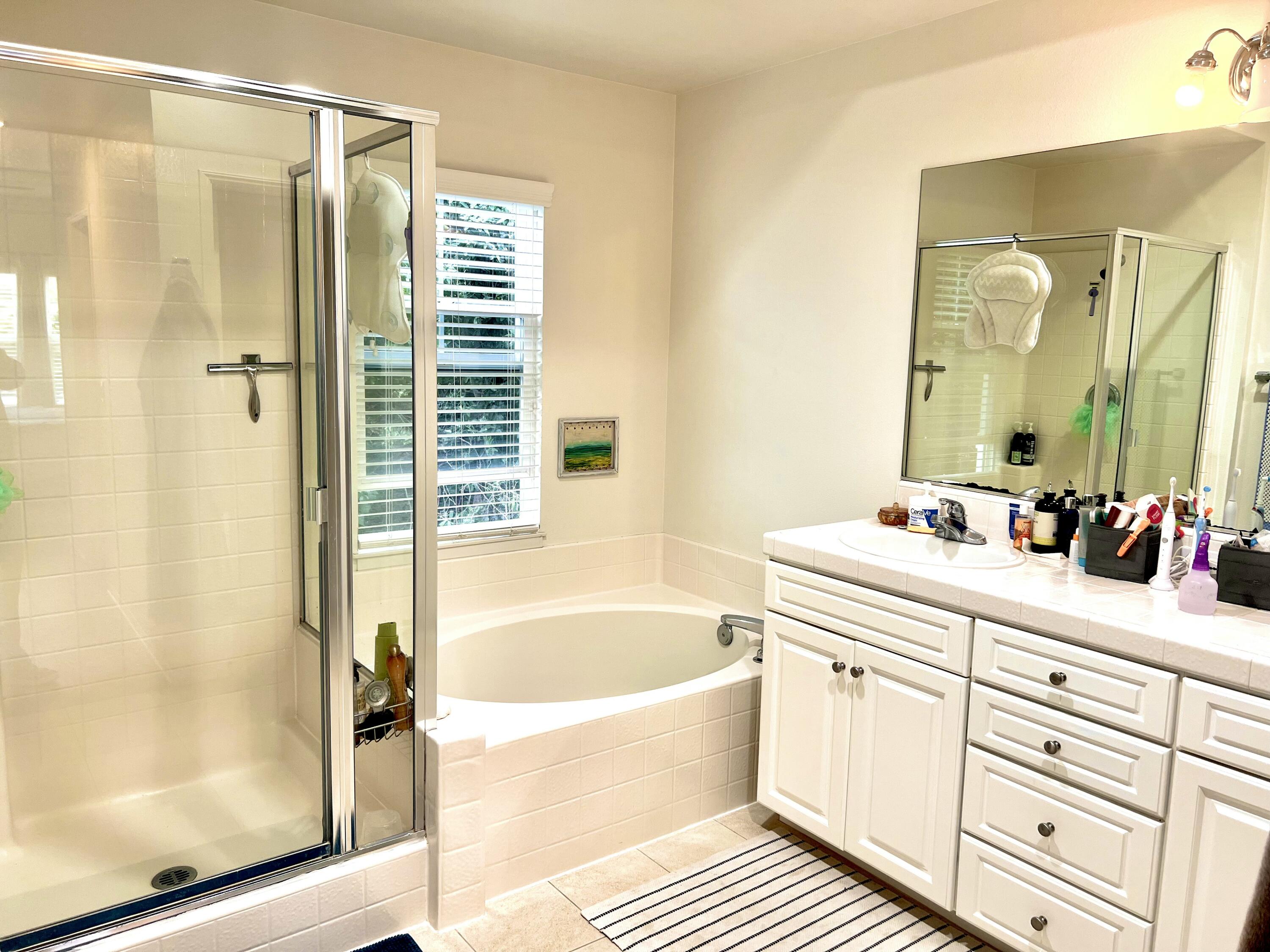 513 Coronel Place, Unit 4 Santa Barbara, CA 93101 - Photo 7 of 9 IMG_1375