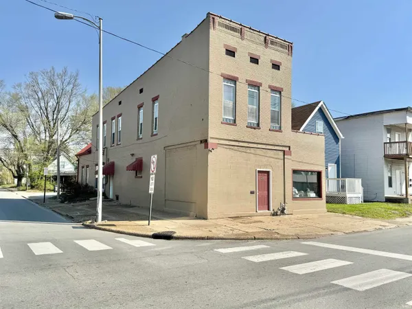 $212,000 | 200 East Columbia Street, Evansville, IN 47711