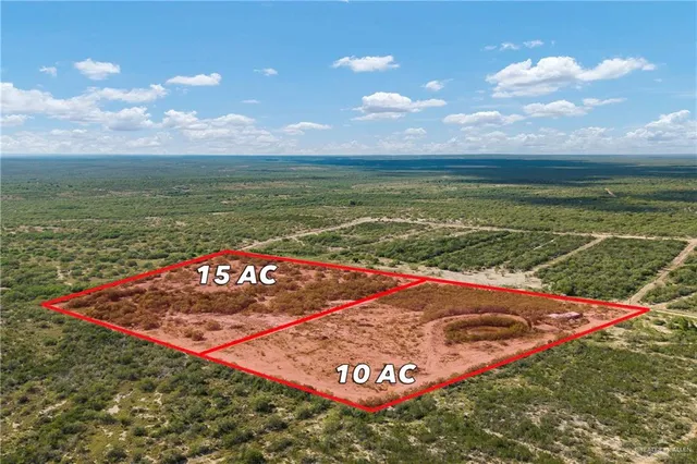 a view of an outdoor space and city view