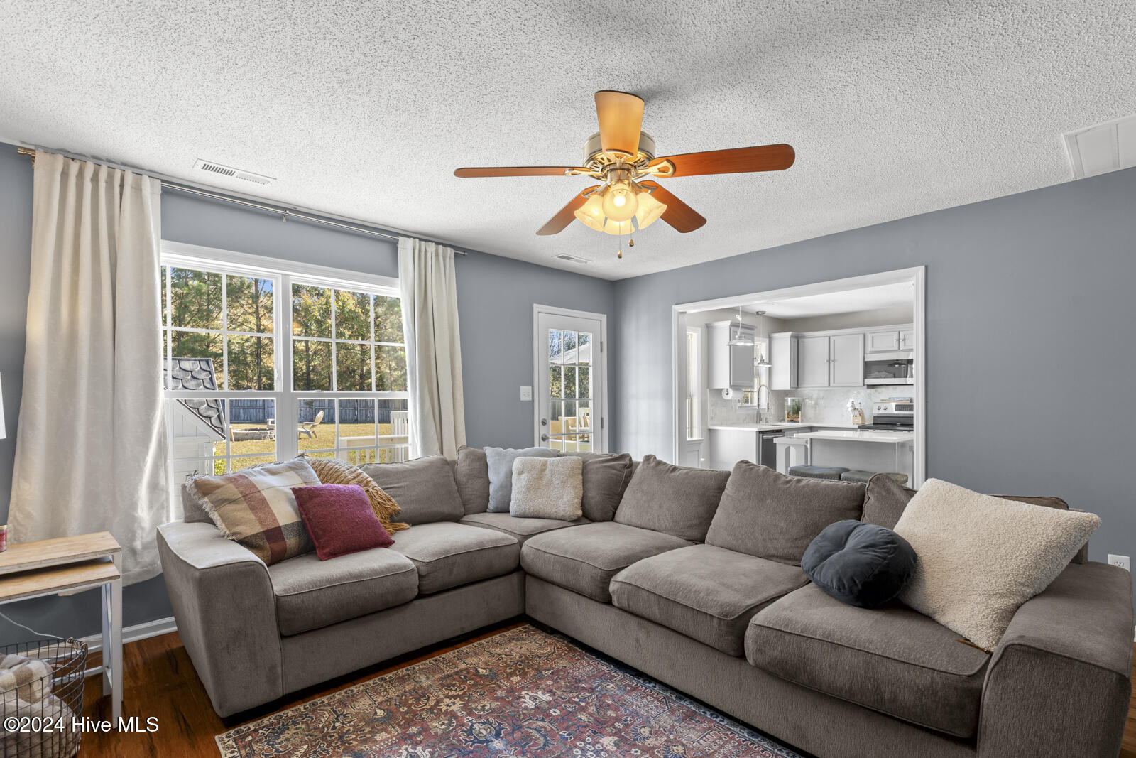108 Ridgewood Court Jacksonville, NC 28546 - Photo 17 of 33 Living Room 2