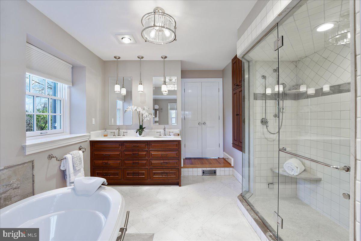 101 East Brookhaven Road Wallingford, PA 19086 - Photo 29 of 67 Primary Bathroom with Steam Shower