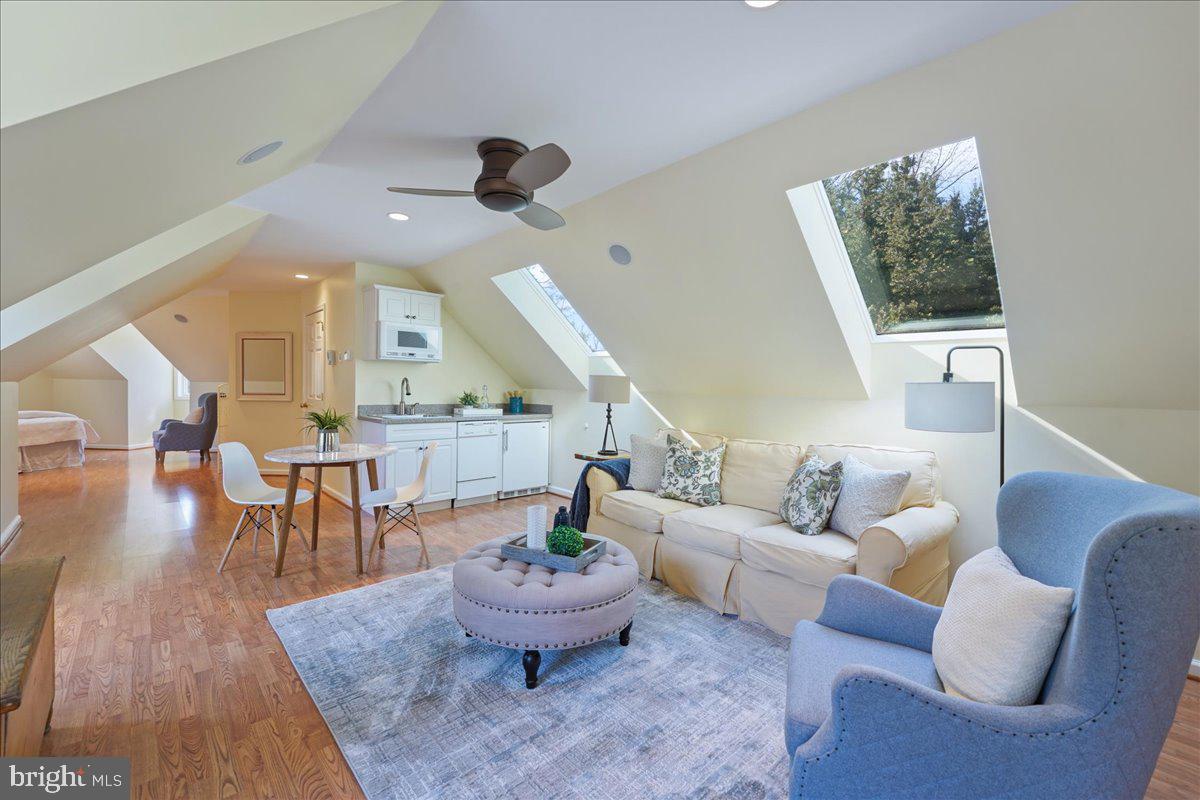 101 East Brookhaven Road Wallingford, PA 19086 - Photo 46 of 67 Bright and Airy Carriage House