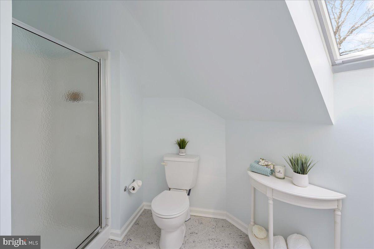 101 East Brookhaven Road Wallingford, PA 19086 - Photo 50 of 67 Carriage House Full Bathroom