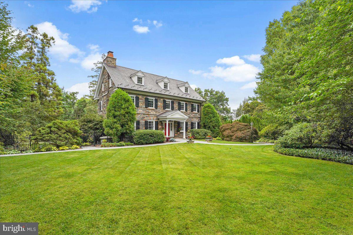 101 East Brookhaven Road Wallingford, PA 19086 - Photo 6 of 67 Finely Manicured Grounds