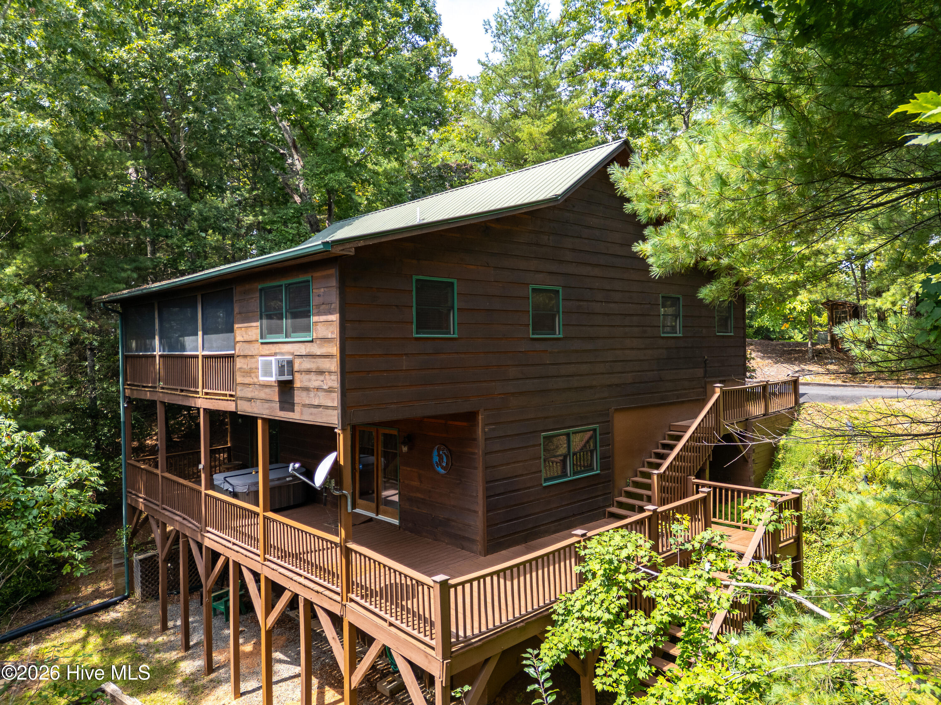 635 Brasstown View Road Brasstown, NC 28902 - Photo 37 of 58 Lower deck