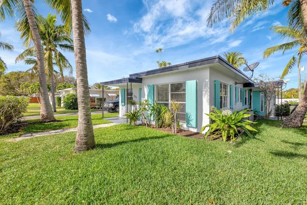 $1,350,000 | 325 De Carie Street, Delray Beach, FL 33444