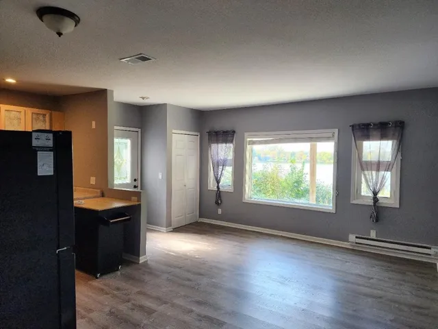 $799,900 | 31300 Oasis Road, Center City, MN 55012