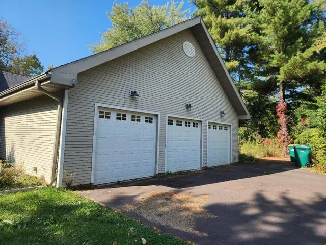 $799,900 | 31300 Oasis Road, Center City, MN 55012