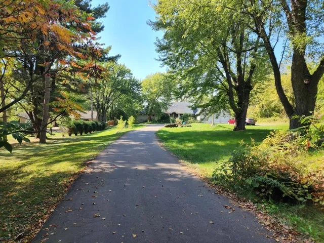 $799,900 | 31300 Oasis Road, Center City, MN 55012