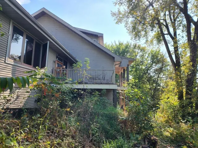 $799,900 | 31300 Oasis Road, Center City, MN 55012