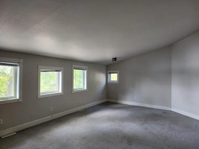 $799,900 | 31300 Oasis Road, Center City, MN 55012