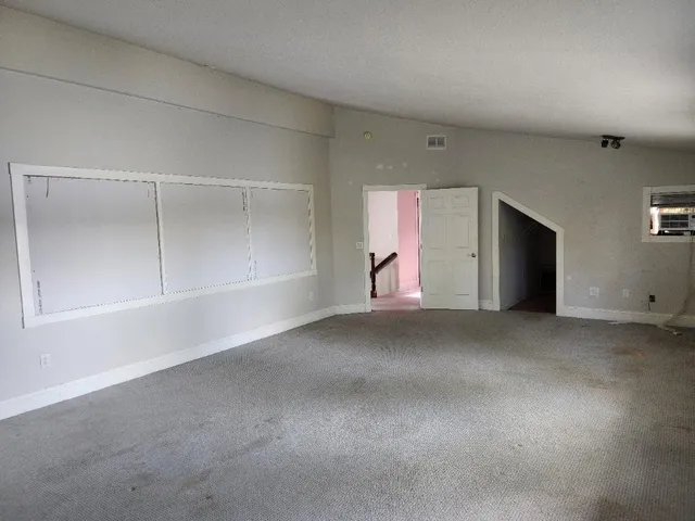 $799,900 | 31300 Oasis Road, Center City, MN 55012