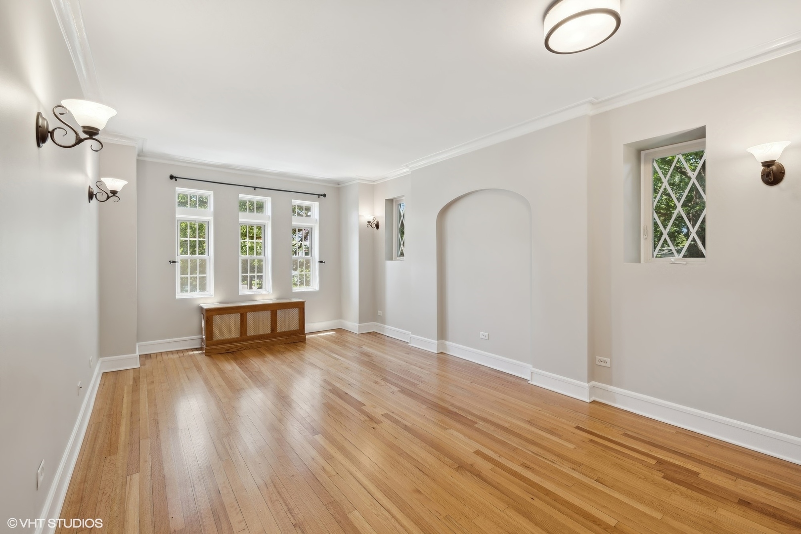 70 Pine Avenue, Unit 1A Riverside, IL 60546 - Photo 4 of 22