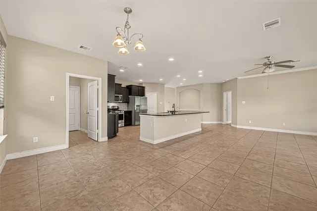 $2,700 | 706 Fairway Drive, La Porte, TX 77571