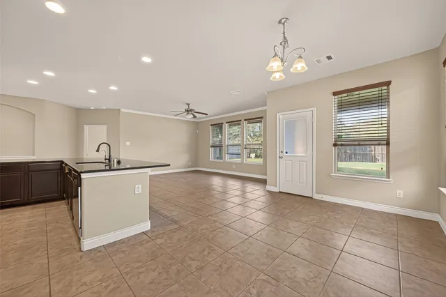 $2,700 | 706 Fairway Drive, La Porte, TX 77571