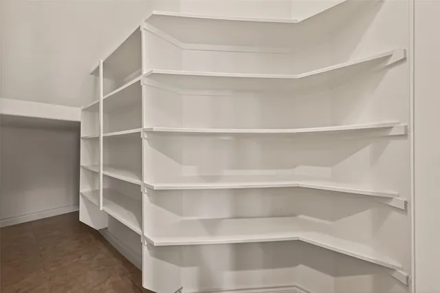 $2,700 | 706 Fairway Drive, La Porte, TX 77571