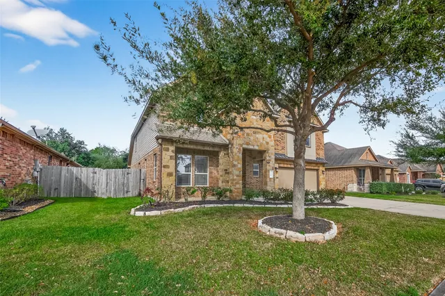 $2,700 | 706 Fairway Drive, La Porte, TX 77571