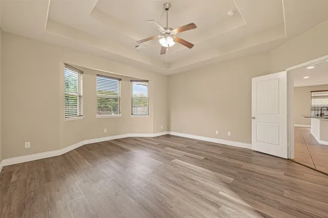 $2,700 | 706 Fairway Drive, La Porte, TX 77571