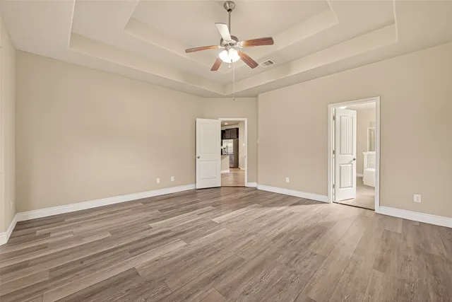 $2,700 | 706 Fairway Drive, La Porte, TX 77571