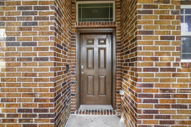 $2,700 | 706 Fairway Drive, La Porte, TX 77571