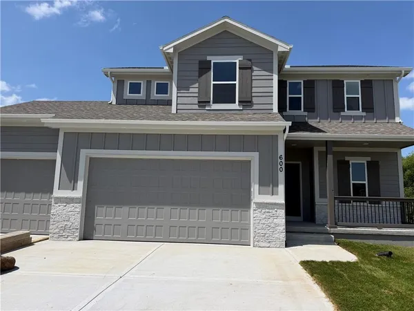 $450,000 | 600 Valley Drive, Grain Valley, MO 64029