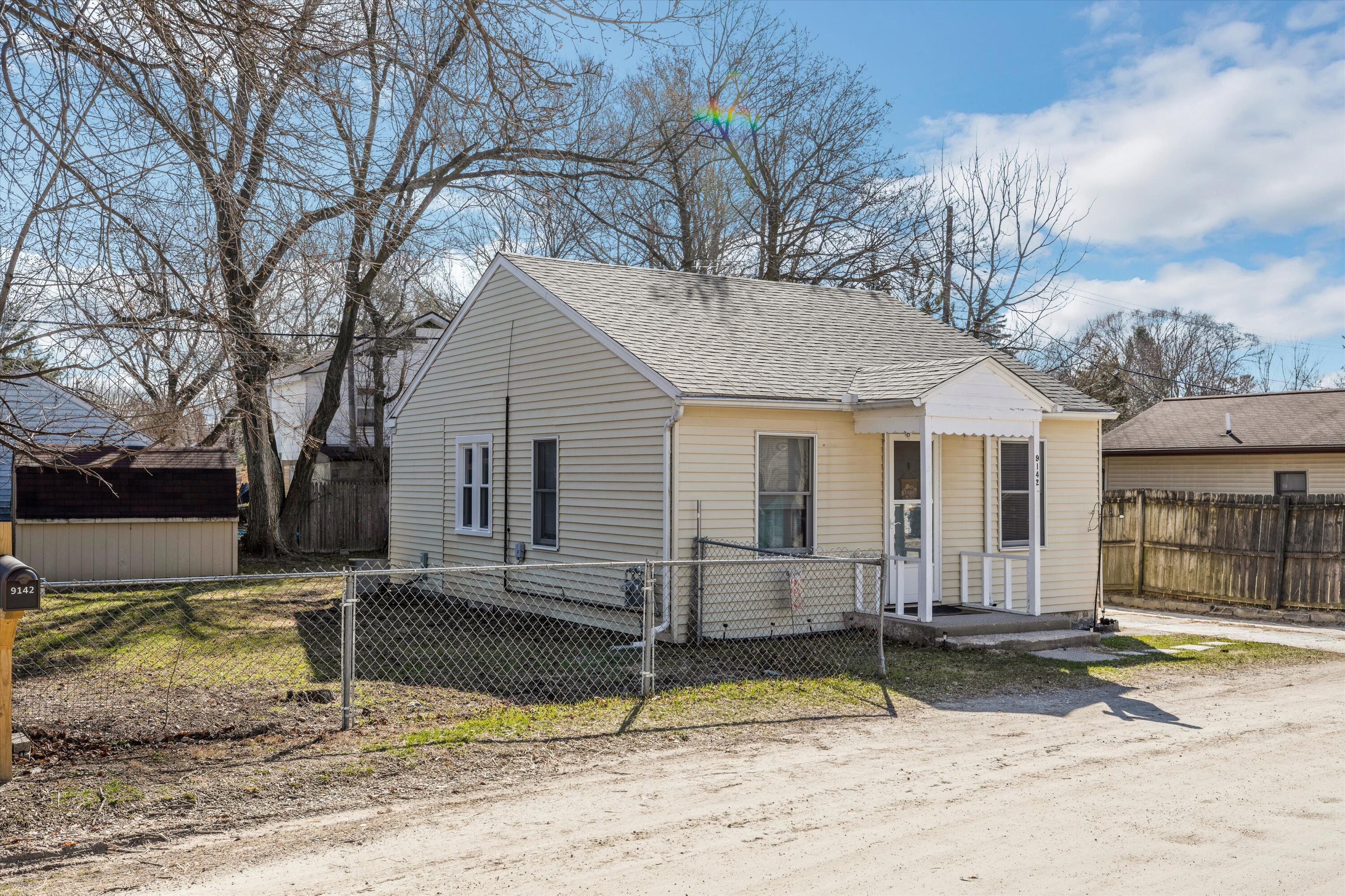 9142 Forest Road Whitmore Lake, MI 48189 - Photo 1 of 23 27-9142 Forest Rd 0001 copy
