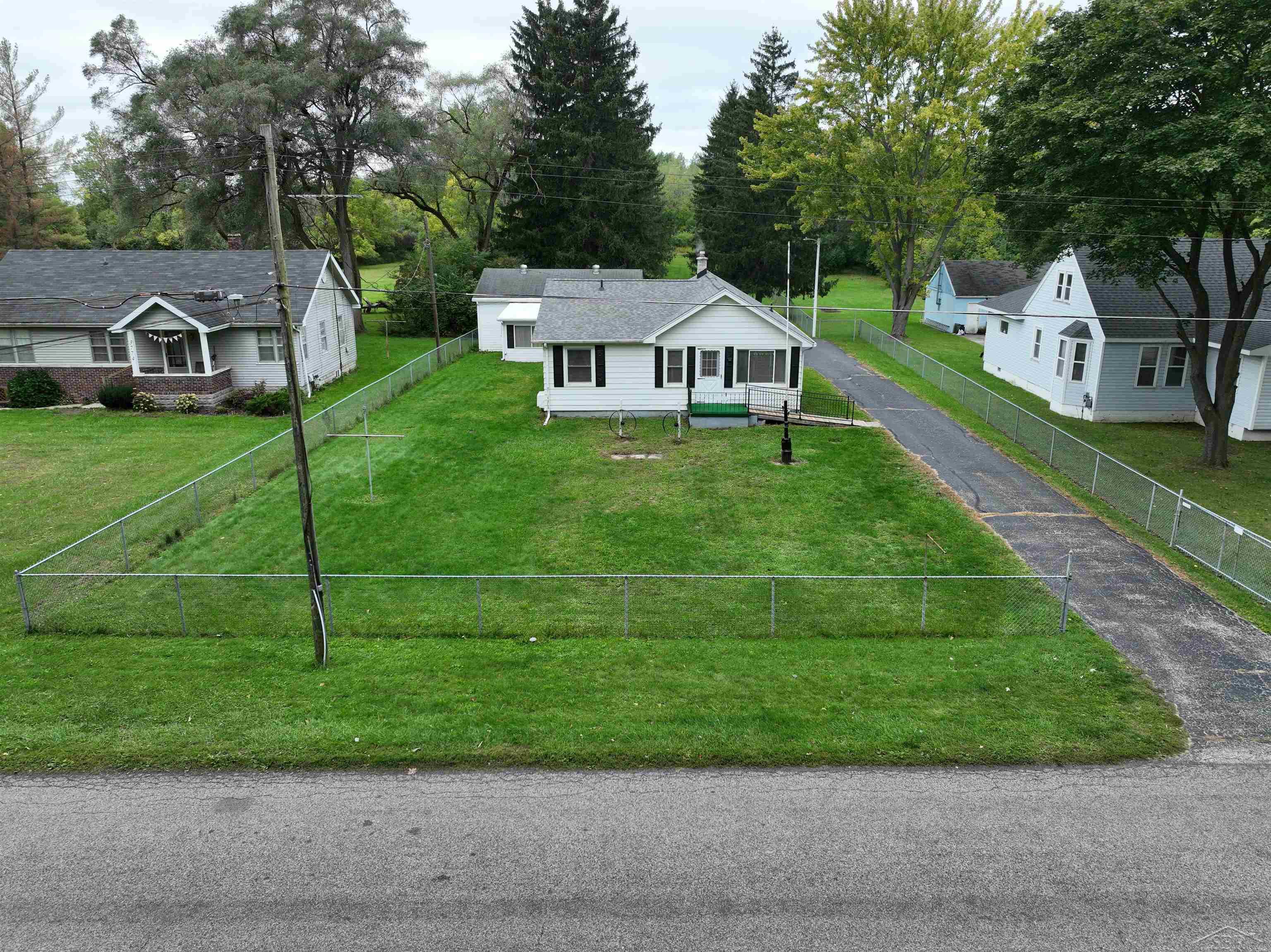 3764 Mack Road Saginaw, MI 48601 - Photo 31 of 35 50091574-30.JPG