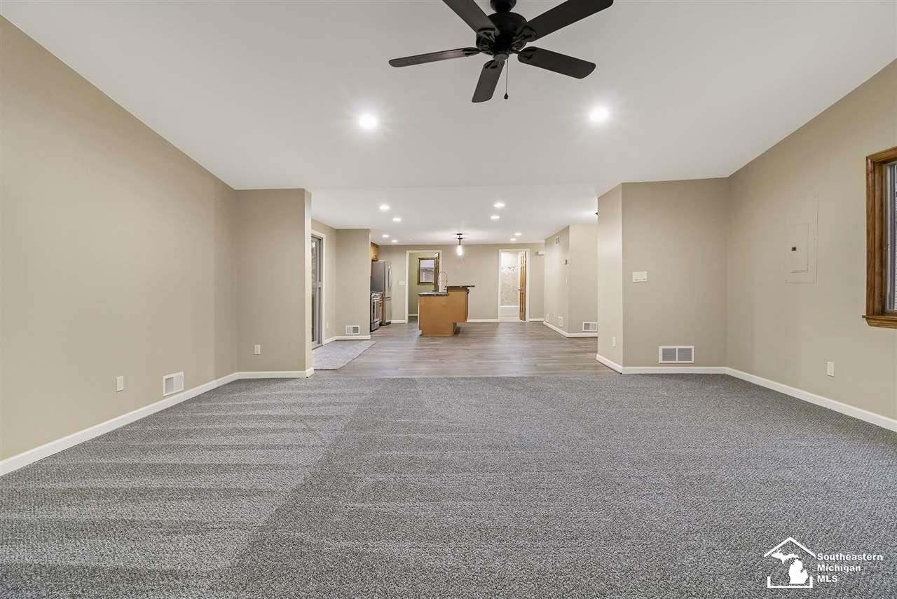 22699 Merriman Road New Boston, MI 48164 - Photo 5 of 40
