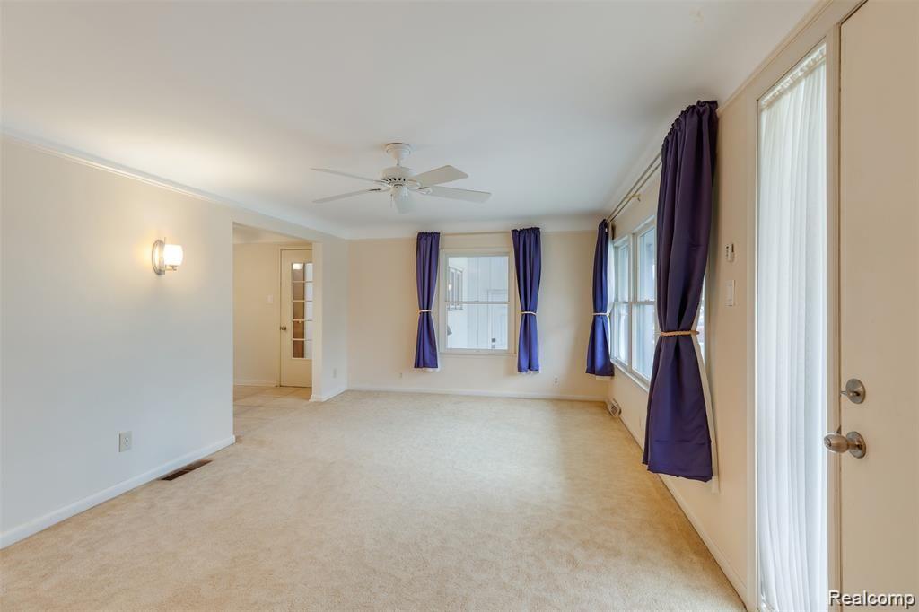 22104 Gill Road Farmington Hills, MI 48335 - Photo 14 of 39