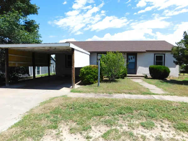 $126,900 | 523 West 5th Street, Muleshoe, TX 79347