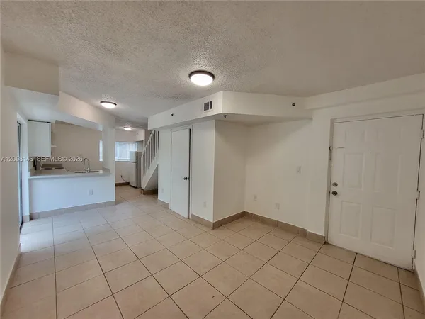 $1,900 | 1650 Northwest 25th Avenue, Unit 213, Miami, FL 33125