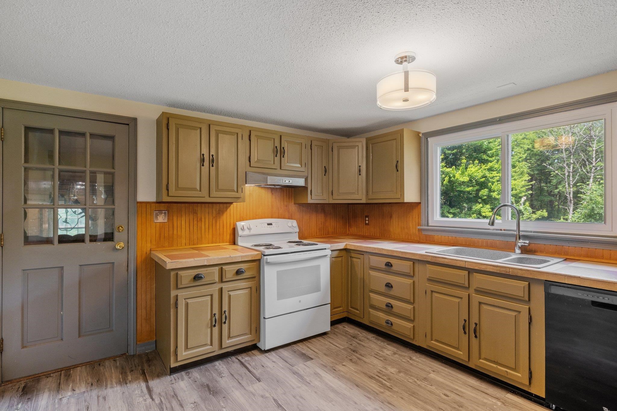 355 NW Road Canterbury, NH 03224 - Photo 11 of 40