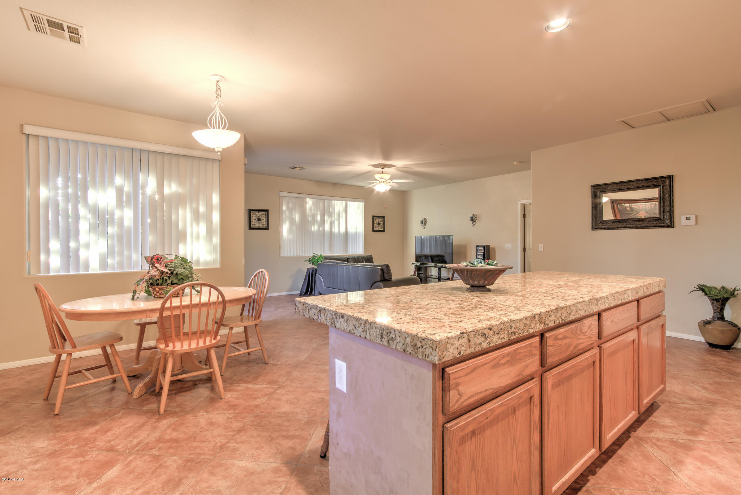 2056 South Edgewater Mesa, AZ 85209 - Photo 11 of 25 2056 S Edgewater-11