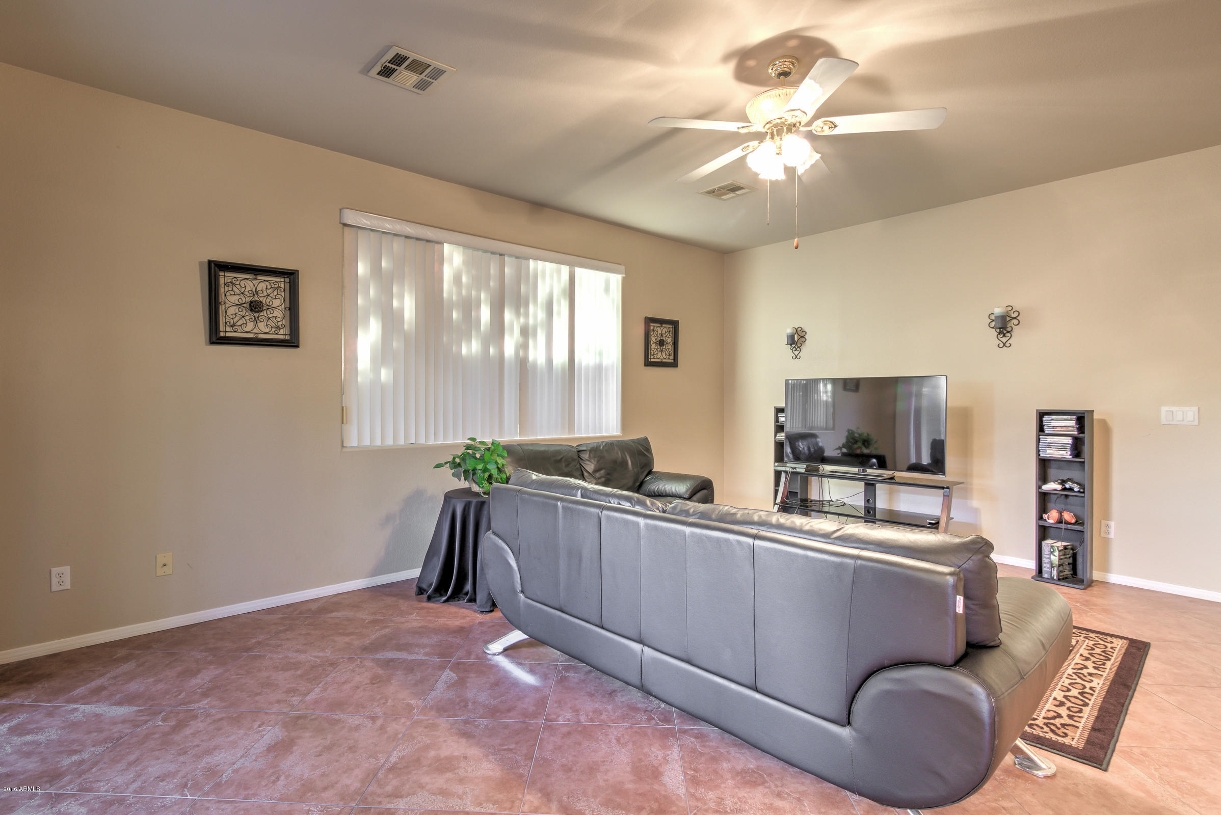 2056 South Edgewater Mesa, AZ 85209 - Photo 12 of 25 2056 S Edgewater-12
